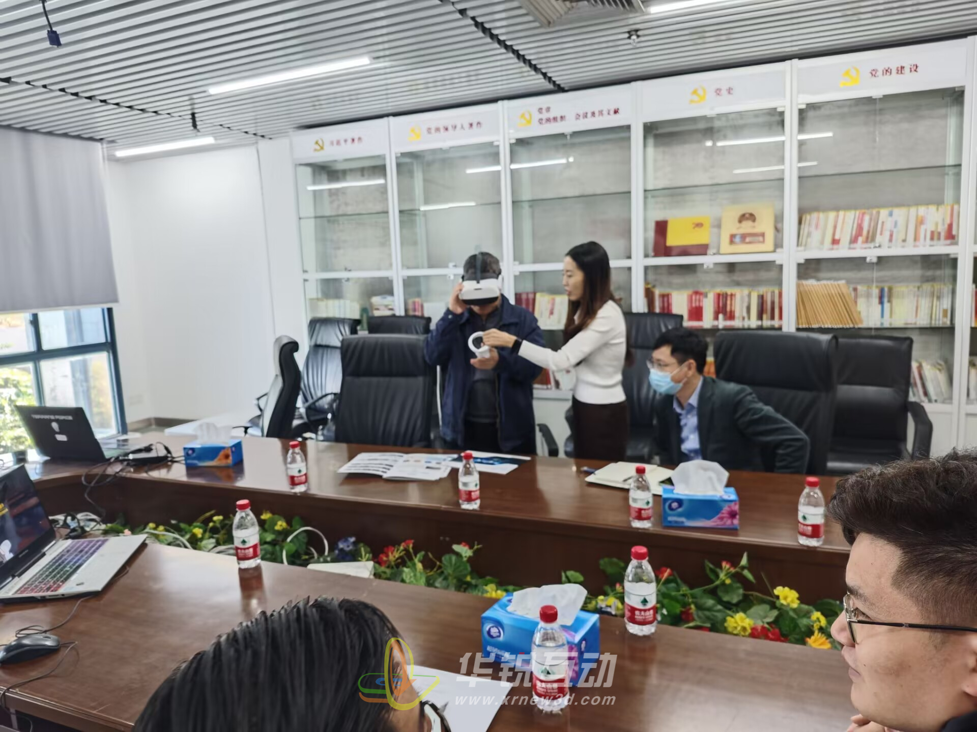华锐视点拜访深圳大学洽谈合作发展意向